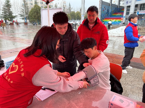 c37b0b974089b12b7a94795c6d4e476