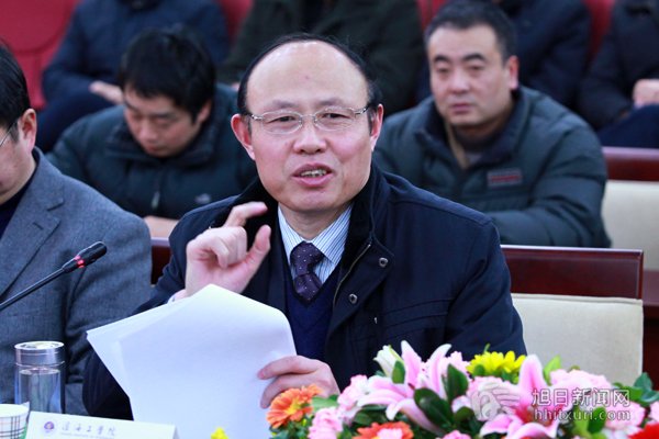 校党委书记陈明辉汇报工作